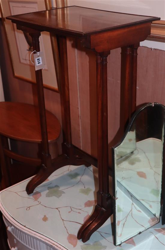 A nest of two Regency style mahogany tea tables W.43cm